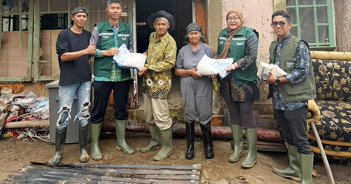 Bank BSN Salurkan Bantuan untuk Warga Terdampak Banjir Bandang di Solok